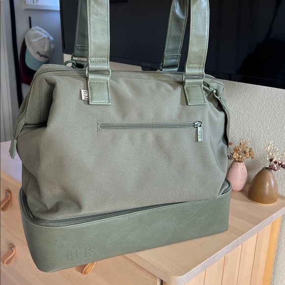 Beis Mini Weekender in Olive EUC - Picture 6 of 10